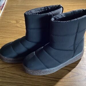 Madewell Black Quilted Puffer Ankle Boots